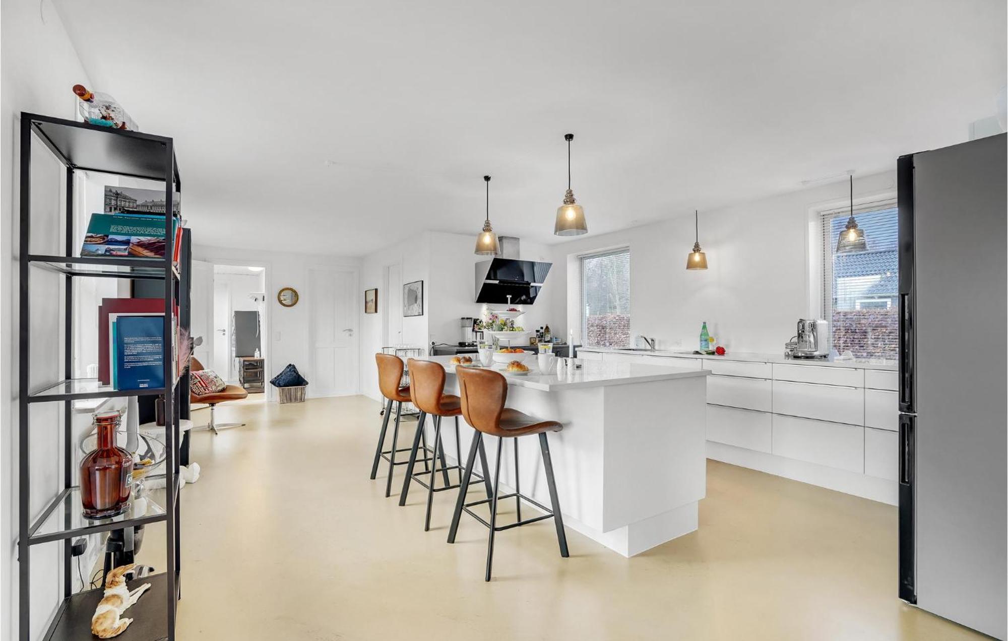 Gorgeous Home In Sunds With Kitchen Exterior foto